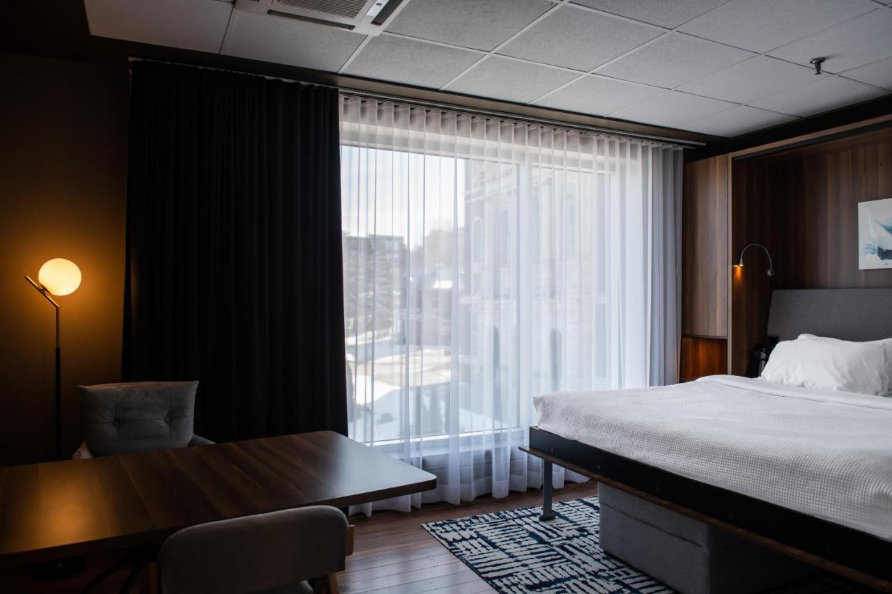 Hotel Chicoutimi, Affilie A Hyvi Saguenay Exterior foto